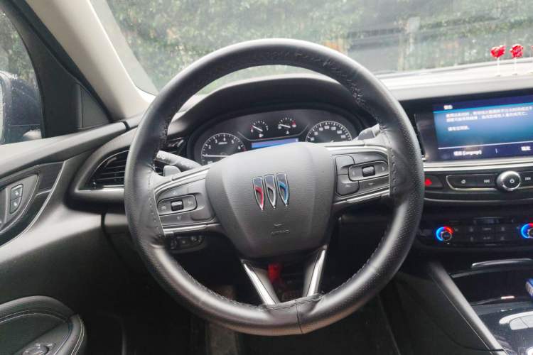 Used Buick Regal 2024 25T Deluxe Edition Steering Wheel