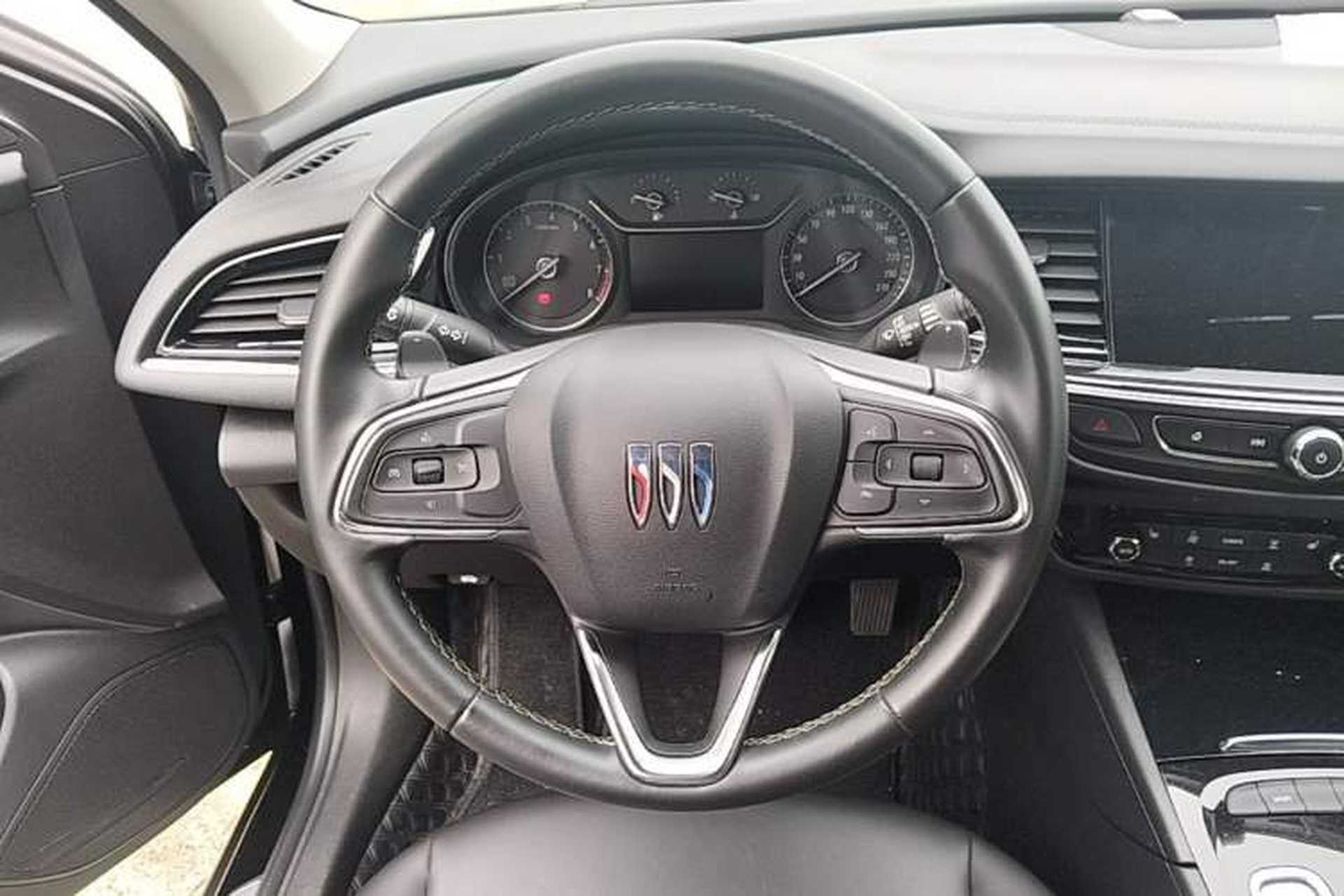 Used Buick Regal 2024 25T Deluxe Edition Steering Wheel