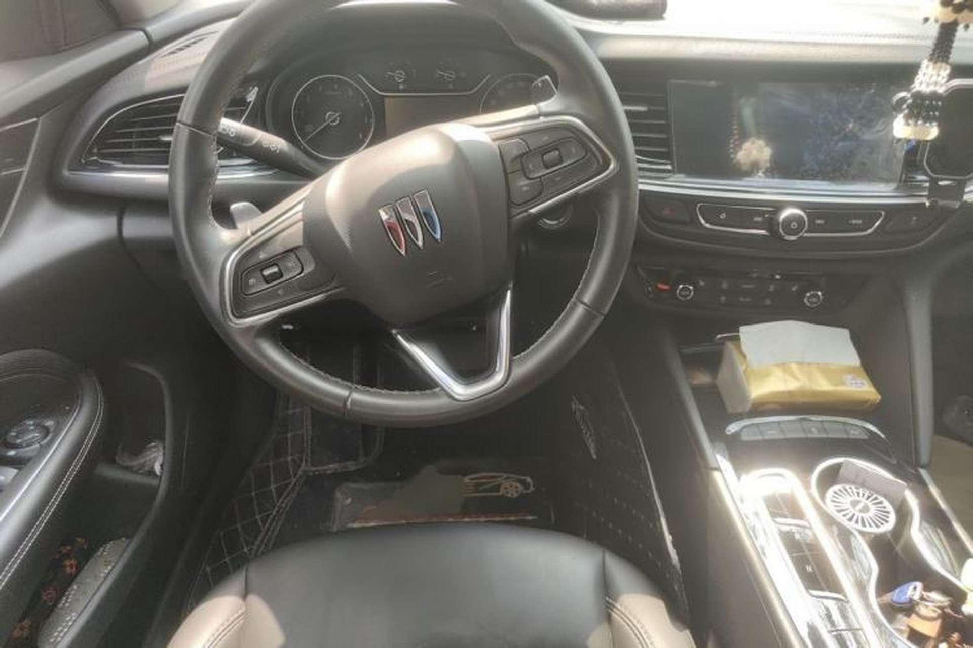 Used Buick Regal 2024 25T Deluxe Edition Steering Wheel