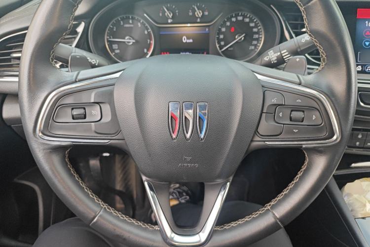 Used Buick Regal 2024 25T Deluxe Edition Steering Wheel