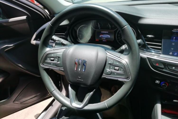 Used Buick Regal 2024 25T Deluxe Edition Steering Wheel