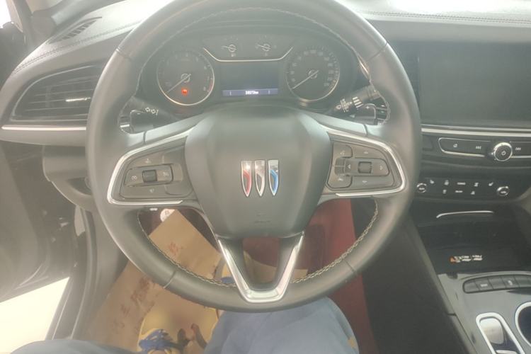 Used Buick Regal 2024 25T Deluxe Edition Steering Wheel