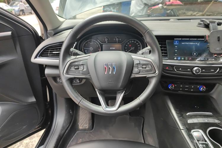 Used Buick Regal 2024 25T Deluxe Edition Steering Wheel