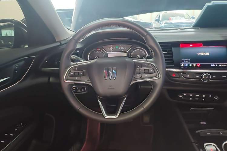 Used Buick Regal 2024 25T Deluxe Edition Steering Wheel