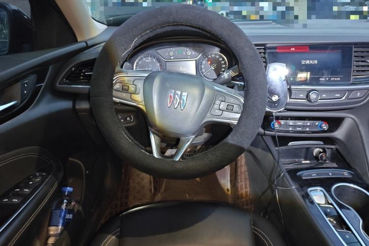 Used Buick Regal 2024 25T Deluxe Edition Steering Wheel