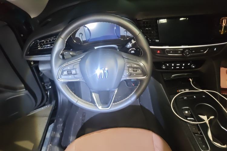 Used Buick Regal 2024 28T Luxury Edition Steering Wheel