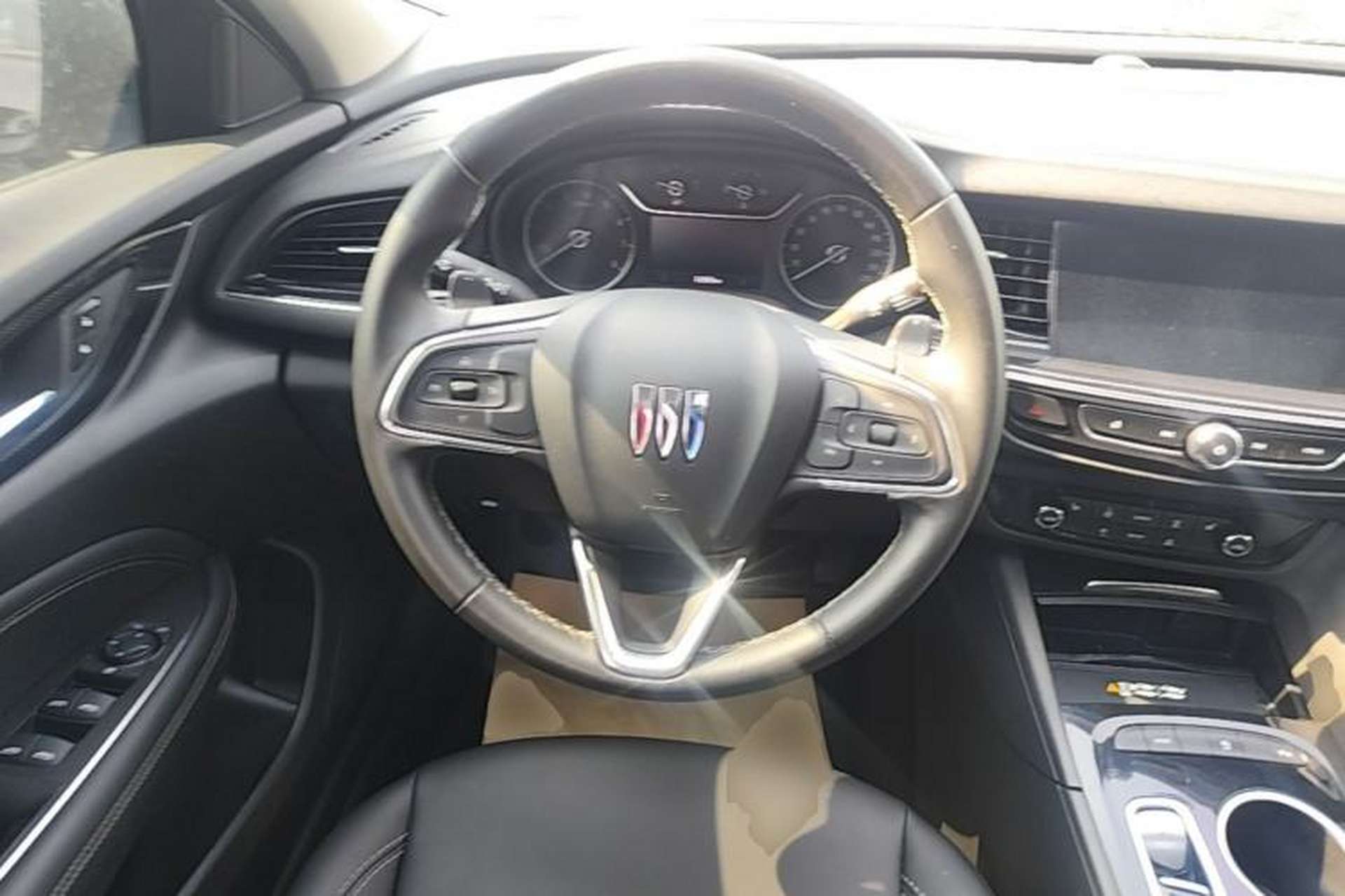 Used Buick Regal 2024 25T Deluxe Edition Steering Wheel