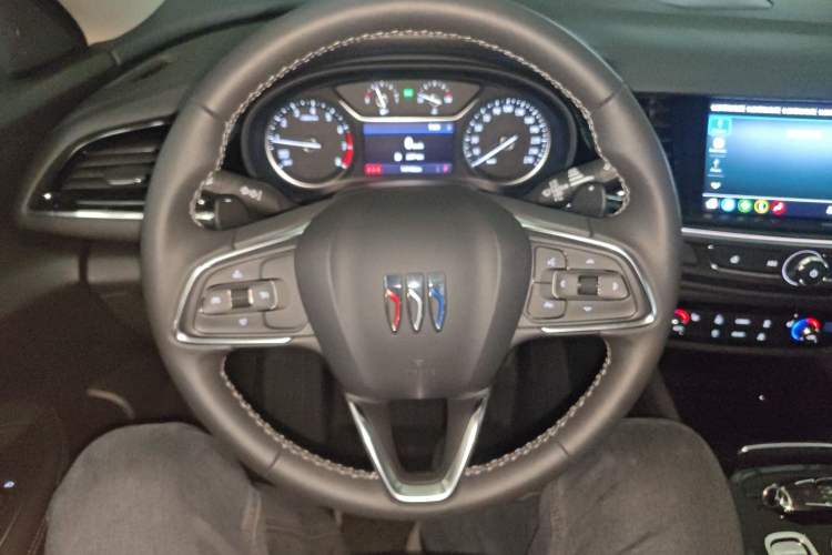 Used Buick Regal 2024 25T Deluxe Edition Steering Wheel