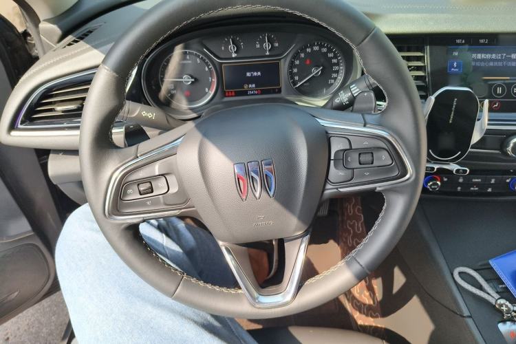 Used Buick Regal 2024 25T Deluxe Edition Steering Wheel