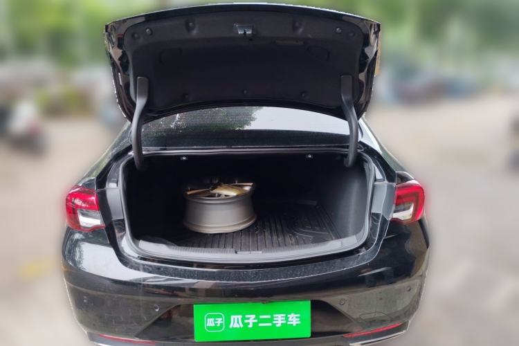 Used Buick Regal 2024 25T Deluxe Edition Trunk