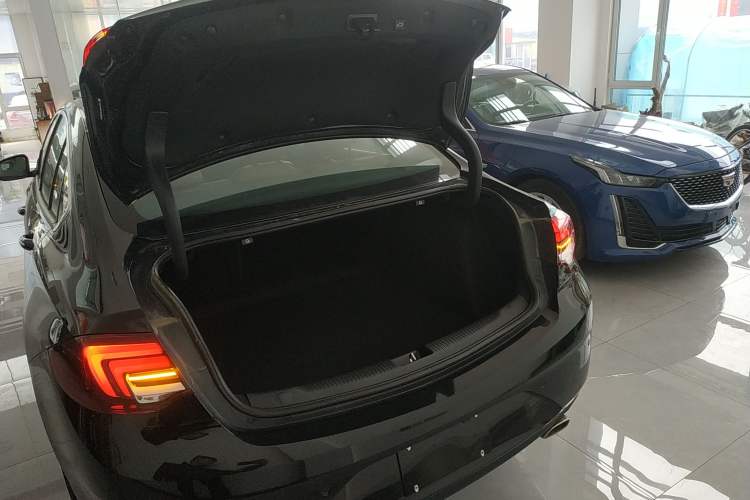 Used Buick Regal 2024 28T Luxury Edition Trunk