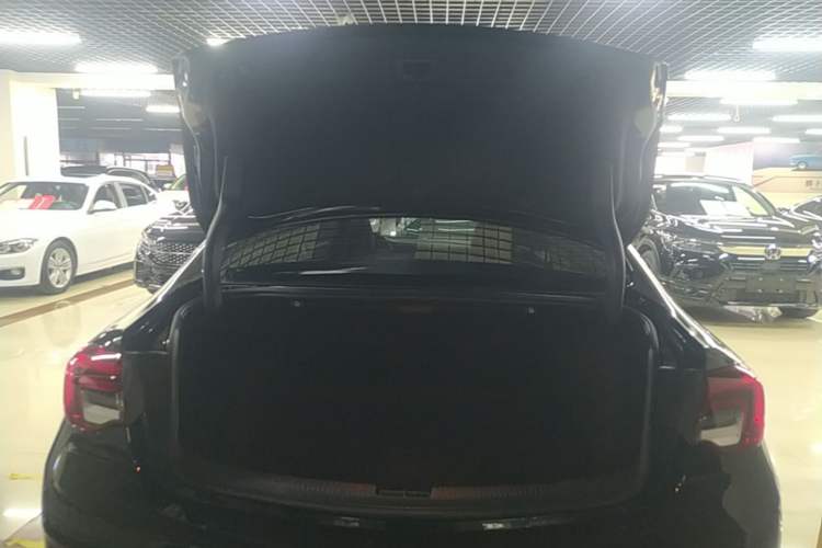 Used Buick Regal 2024 25T Deluxe Edition Trunk