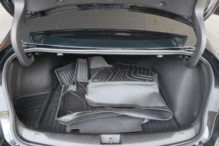 Used Buick Regal 2024 25T Deluxe Edition Trunk