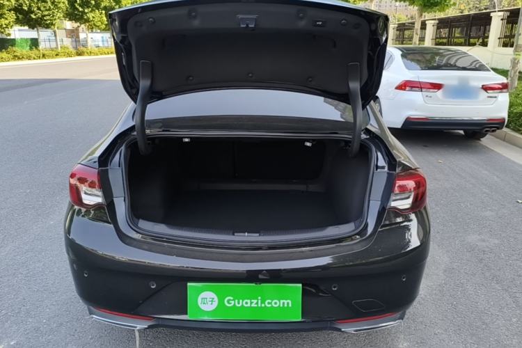 Used Buick Regal 2024 25T Deluxe Edition Trunk