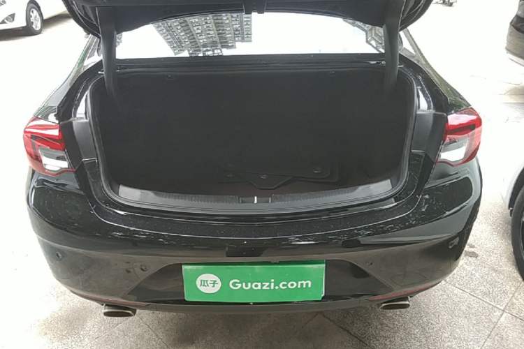 Used Buick Regal 2024 28T Luxury Edition Trunk