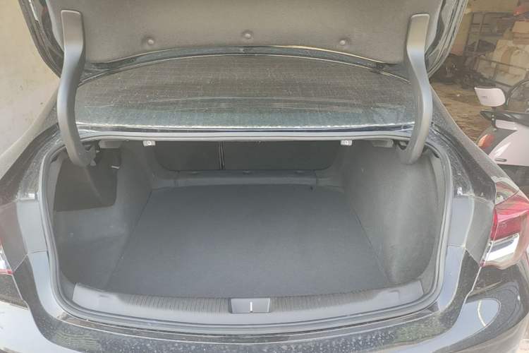 Used Buick Regal 2024 28T Luxury Edition Trunk