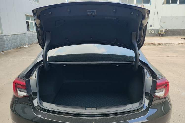 Used Buick Regal 2024 Revised 25T Ultra-Comfort Edition Trunk