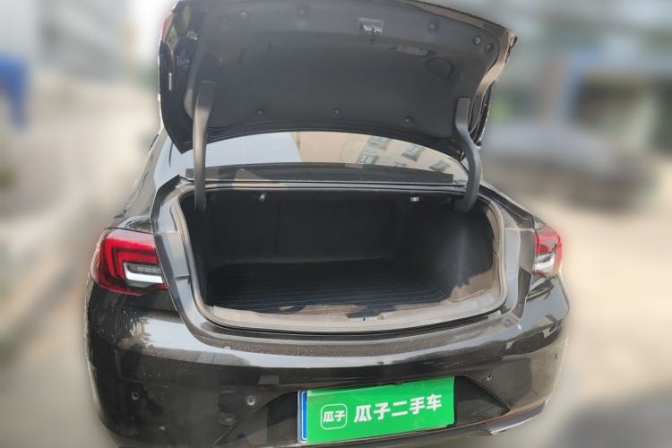 Used Buick Regal 2024 25T Deluxe Edition Trunk