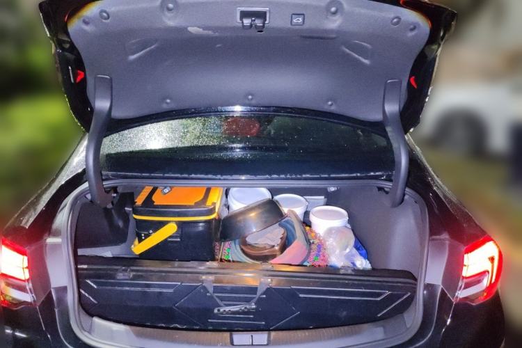 Used Buick Regal 2024 28T Luxury Edition Trunk