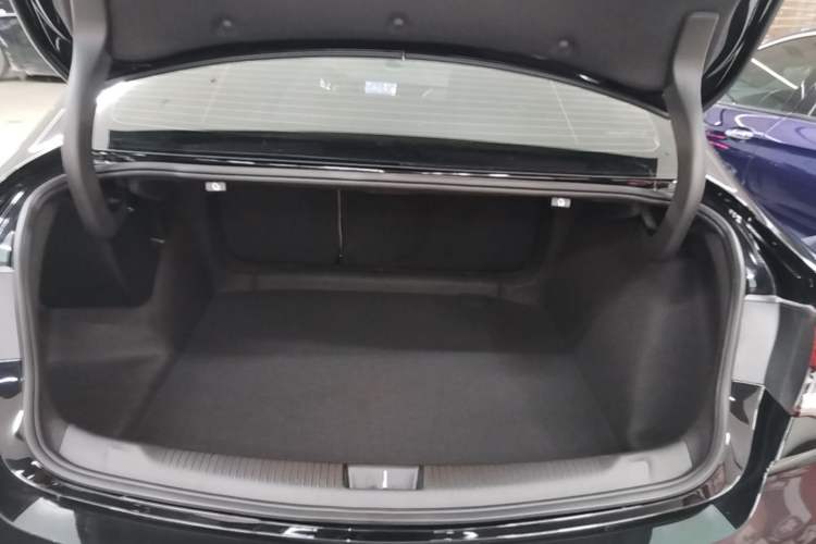 Used Buick Regal 2024 28T Luxury Edition Trunk
