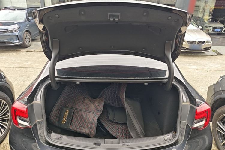 Used Buick Regal 2024 25T Deluxe Edition Trunk