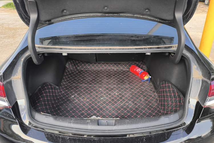 Used Buick Regal 2024 25T Deluxe Edition Trunk