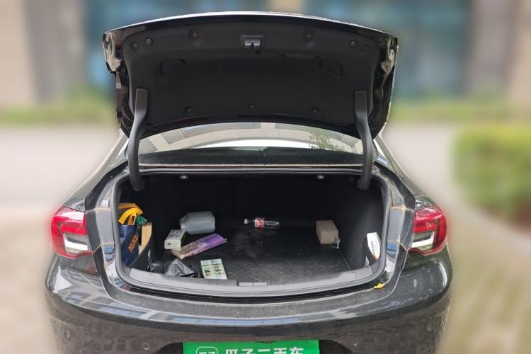 Used Buick Regal 2024 25T Deluxe Edition Trunk