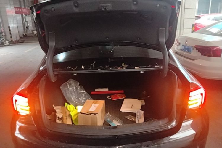 Used Buick Regal 2024 25T Deluxe Edition Trunk