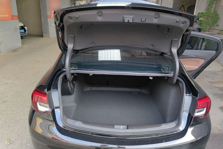 Used Buick Regal 2024 28T Luxury Edition Trunk