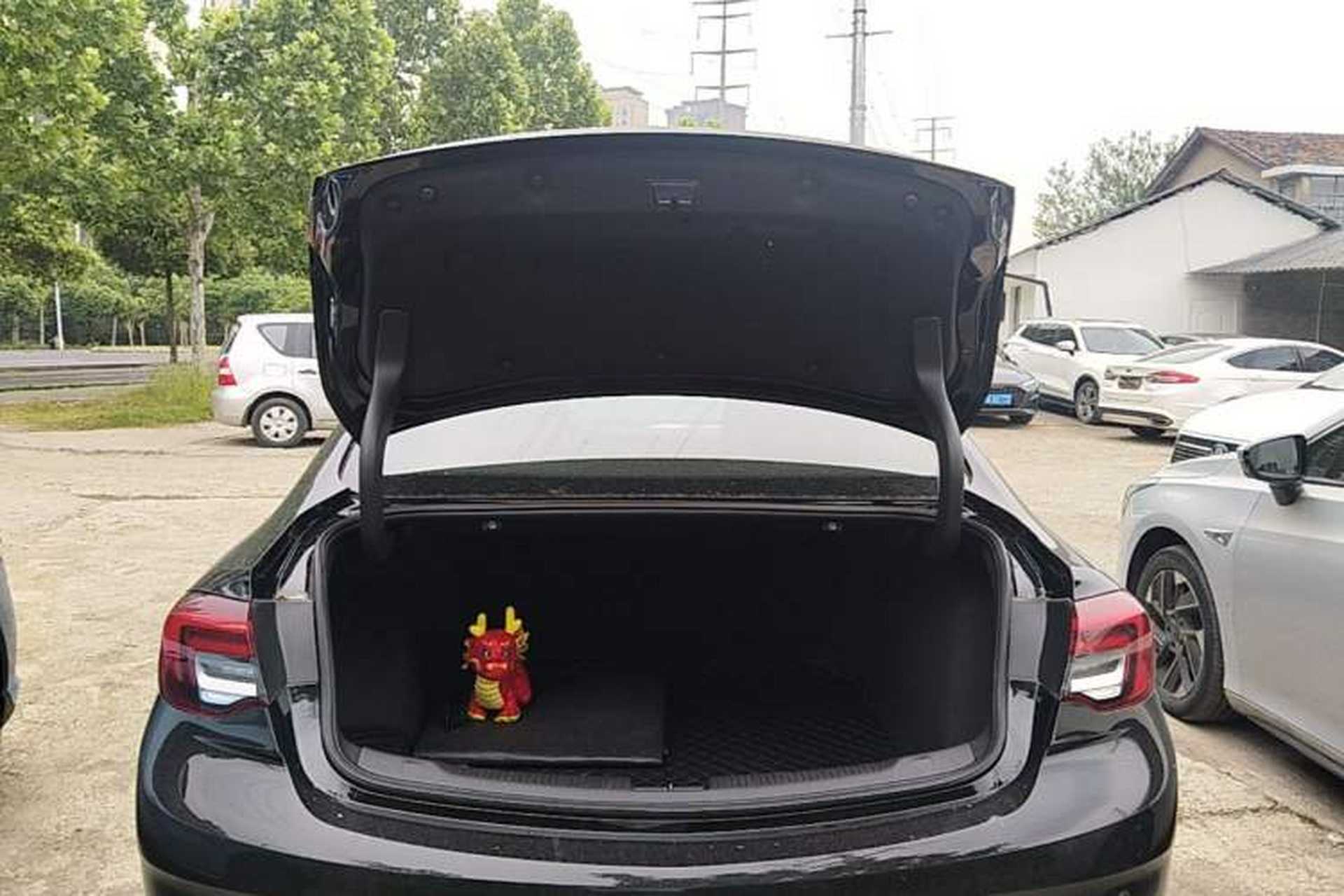 Used Buick Regal 2024 25T Deluxe Edition Trunk