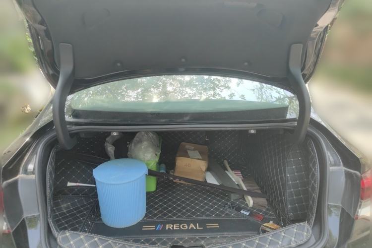 Used Buick Regal 2024 25T Deluxe Edition Trunk