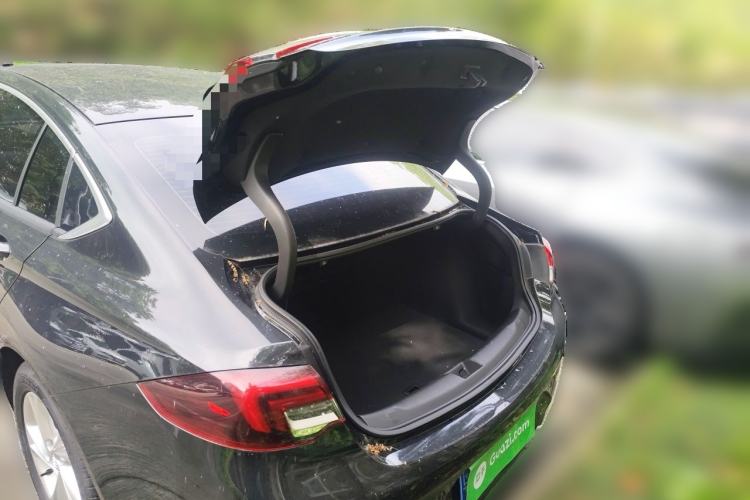 Used Buick Regal 2024 25T Deluxe Edition Trunk