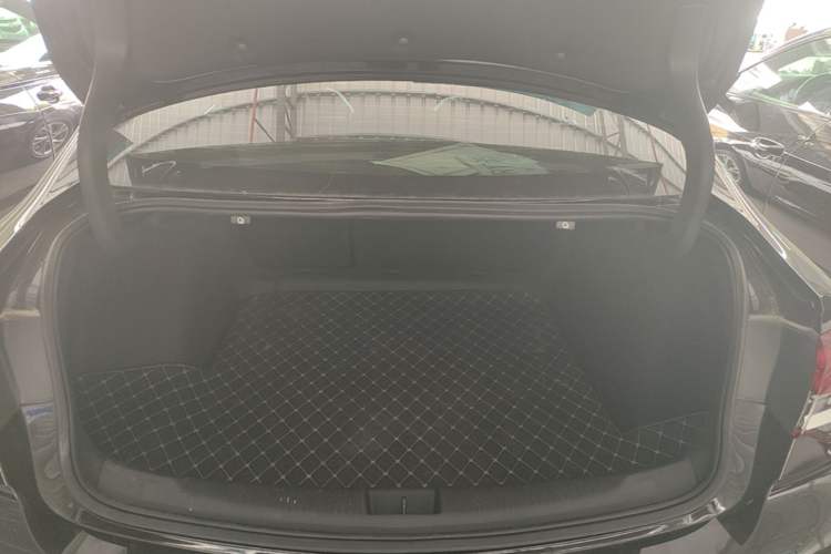 Used Buick Regal 2024 25T Deluxe Edition Trunk