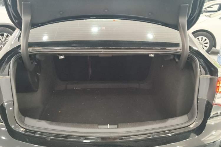 Used Buick Regal 2024 28T Luxury Edition Trunk