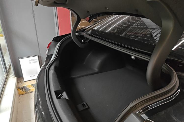 Used Buick Regal 2024 25T Deluxe Edition Trunk