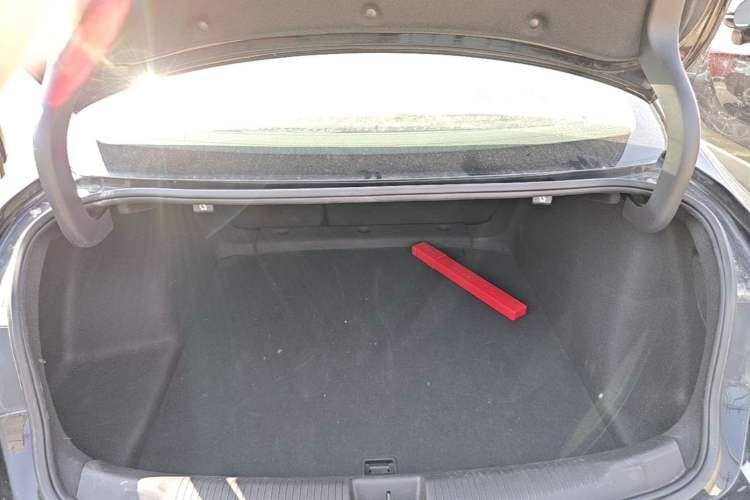 Used Buick Regal 2024 25T Deluxe Edition Trunk