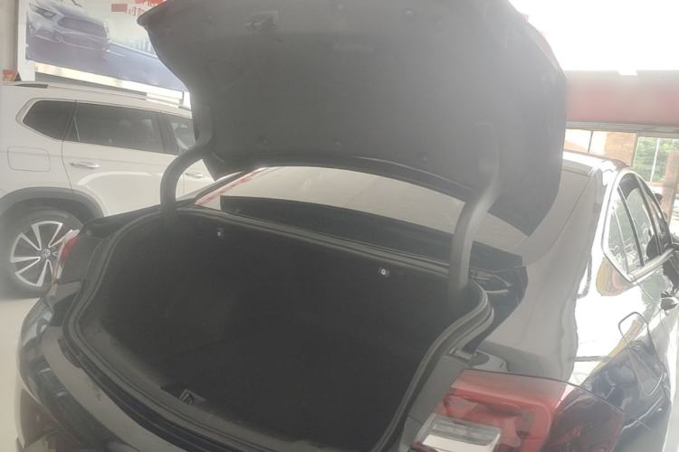 Used Buick Regal 2024 25T Deluxe Edition Trunk