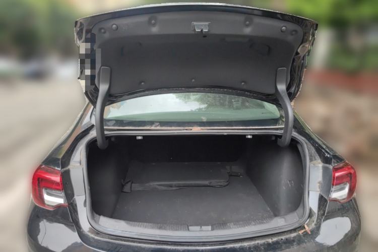 Used Buick Regal 2024 25T Deluxe Edition Trunk