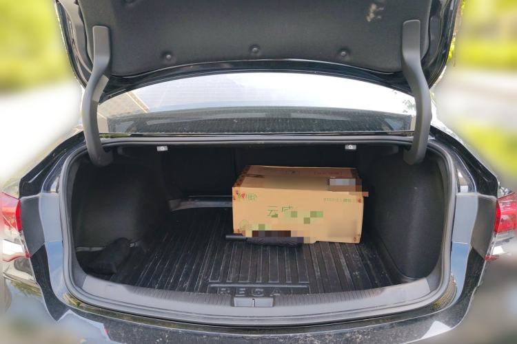 Used Buick Regal 2024 25T Deluxe Edition Trunk