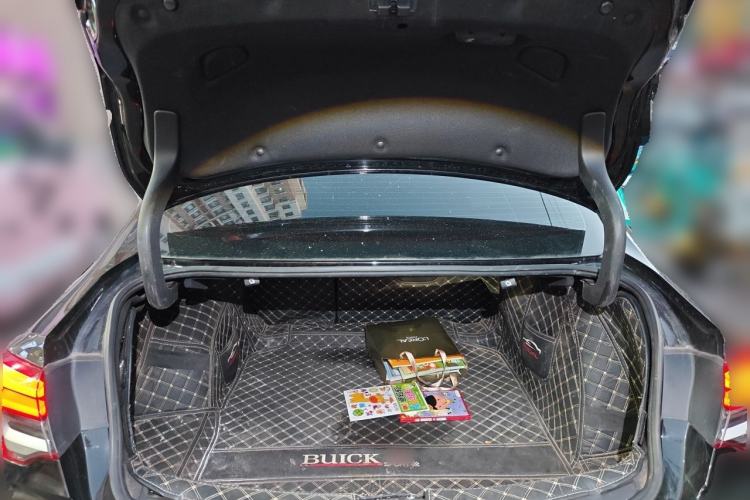 Used Buick Regal 2024 25T Deluxe Edition Trunk