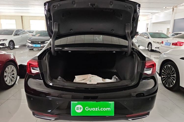 Used Buick Regal 2024 25T Deluxe Edition Trunk
