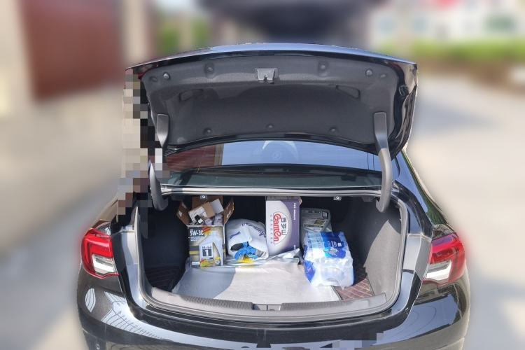 Used Buick Regal 2024 25T Deluxe Edition Trunk