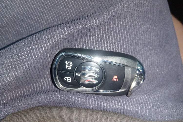 Used Buick Regal 2024 28T Luxury Edition Vehicle Key