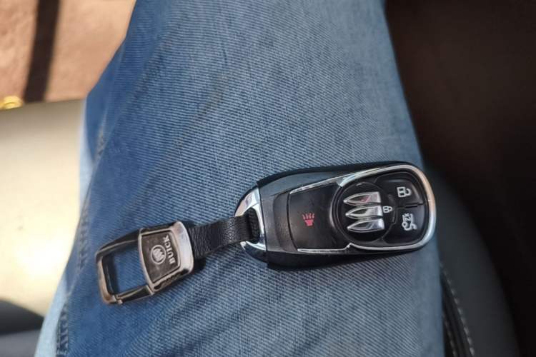 Used Buick Regal 2024 25T Deluxe Edition Vehicle Key