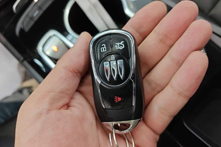 Used Buick Regal 2024 25T Deluxe Edition Vehicle Key