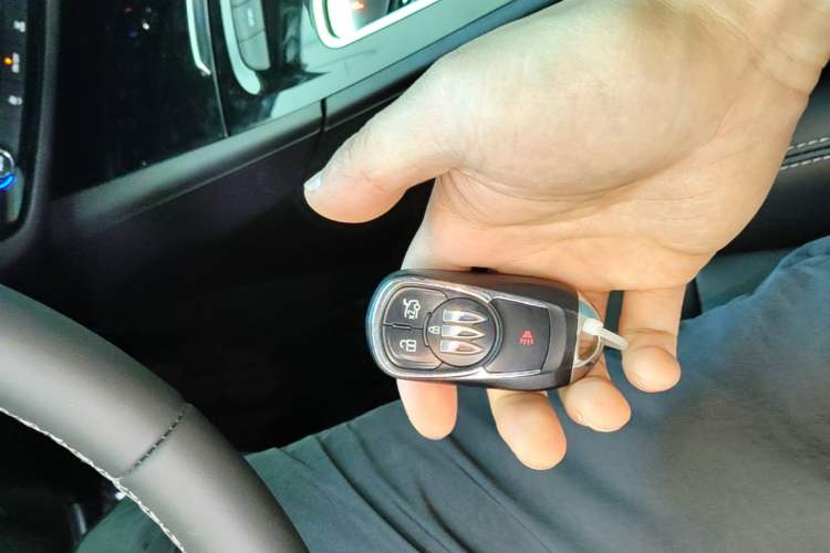 Used Buick Regal 2024 25T Deluxe Edition Vehicle Key
