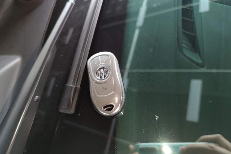 Used Buick Regal 2024 25T Deluxe Edition Vehicle Key