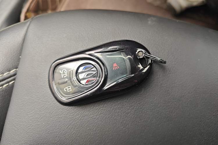 Used Buick Regal 2024 25T Deluxe Edition Vehicle Key