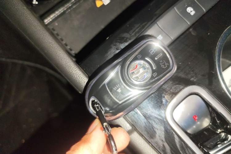 Used Buick Regal 2024 25T Deluxe Edition Vehicle Key