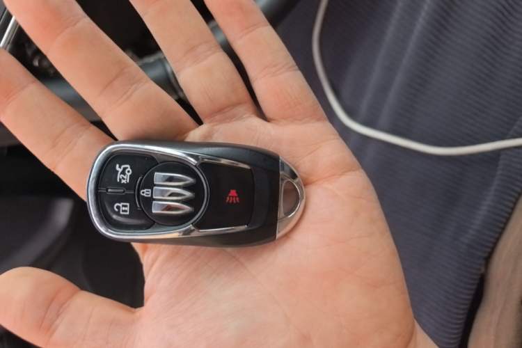 Used Buick Regal 2024 25T Deluxe Edition Vehicle Key